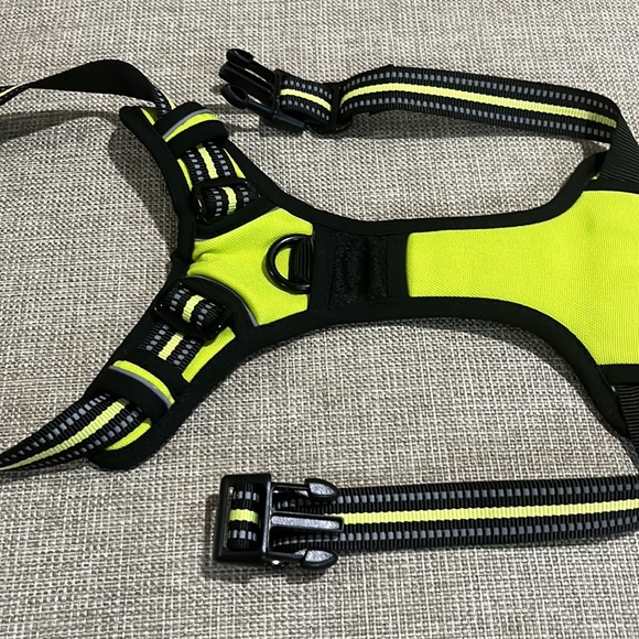 No Pull Dog Harness Med. Reflective, Handle,Adjustable 2 Metal Leash Attachment - Picture 6 of 7